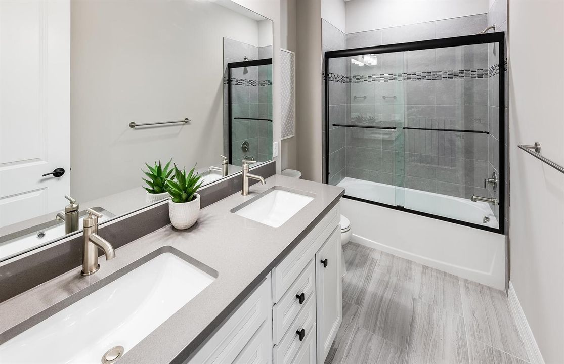 SEFL_DV_AAA_Riverwalk_Bathroom 2_1