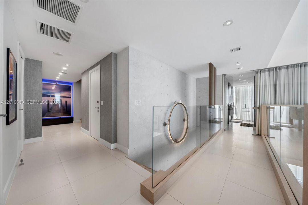 Active With Contract: $2,998,000 (2 beds, 2 baths, 2566 Square Feet)