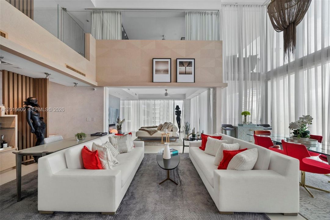 Active With Contract: $2,998,000 (2 beds, 2 baths, 2566 Square Feet)