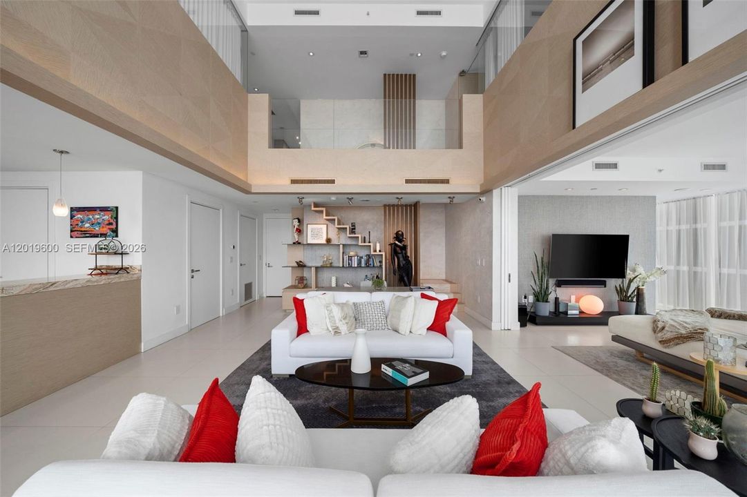 Active With Contract: $2,998,000 (2 beds, 2 baths, 2566 Square Feet)
