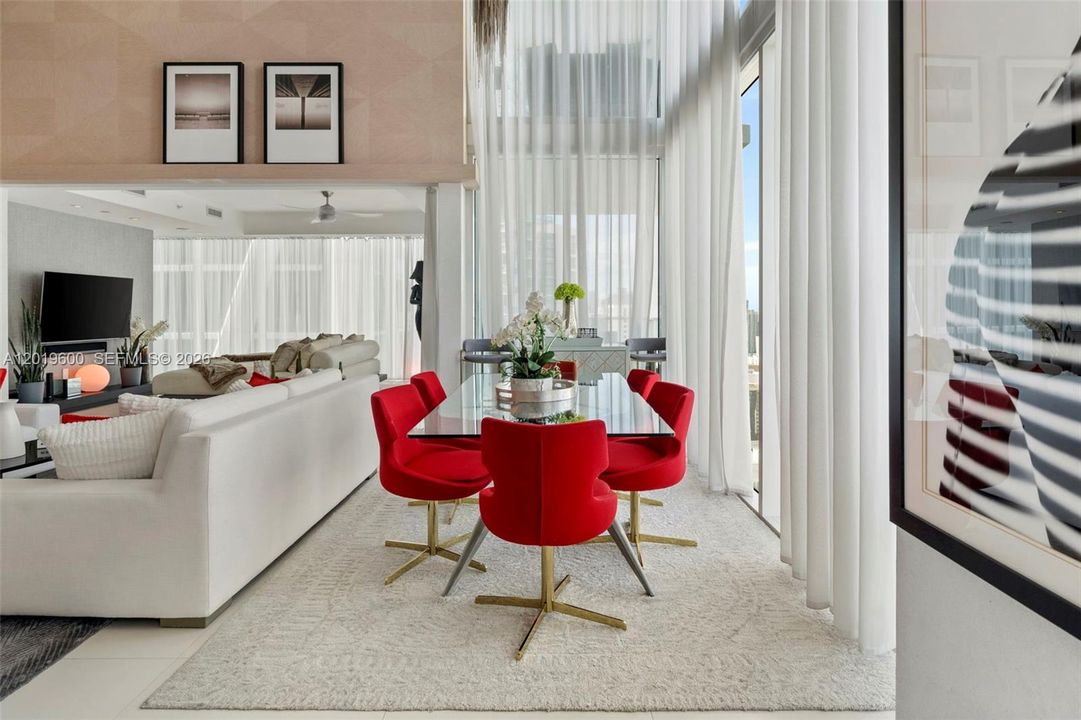 Active With Contract: $2,998,000 (2 beds, 2 baths, 2566 Square Feet)