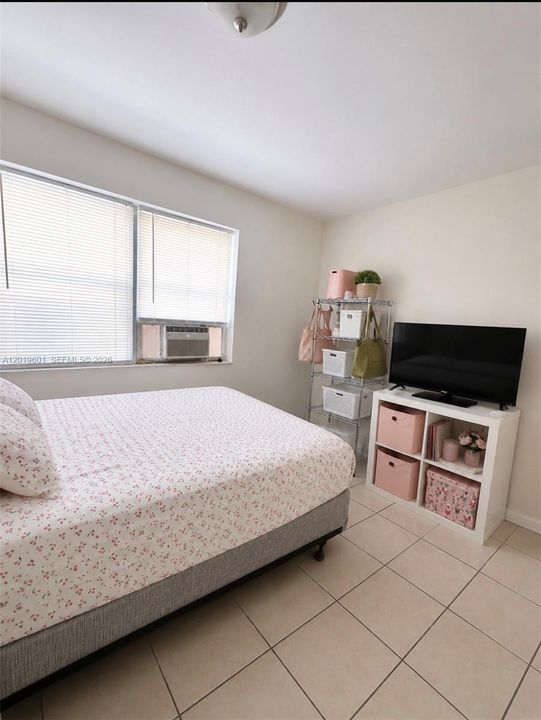 For Sale: $569,000 (0 beds, 0 baths, 1452 Square Feet)