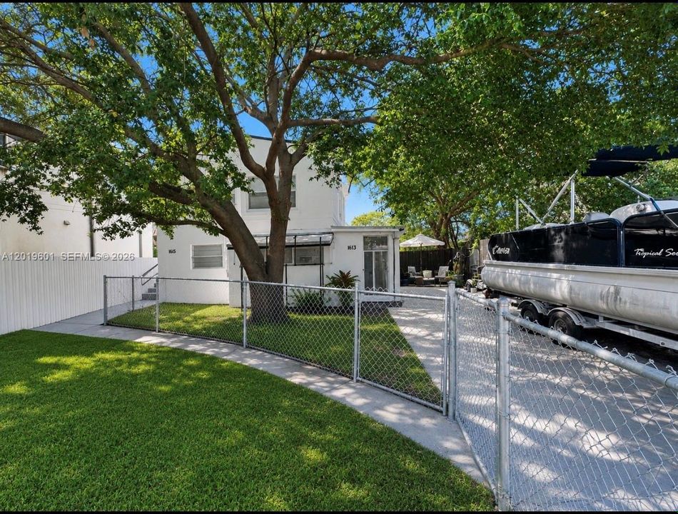 For Sale: $569,000 (0 beds, 0 baths, 1452 Square Feet)