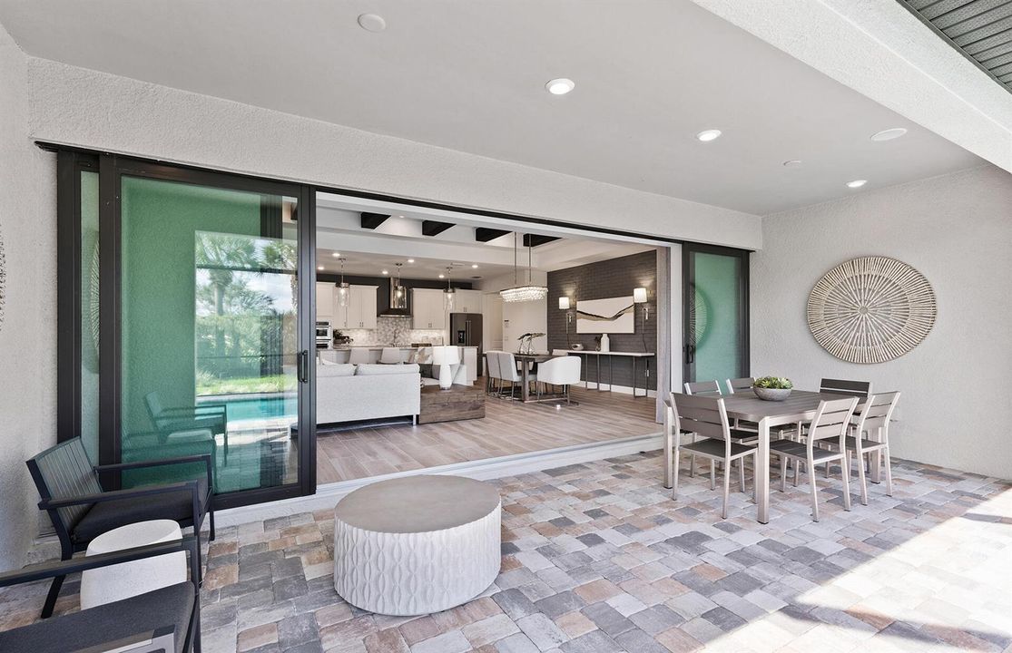 Spacious Lanai
