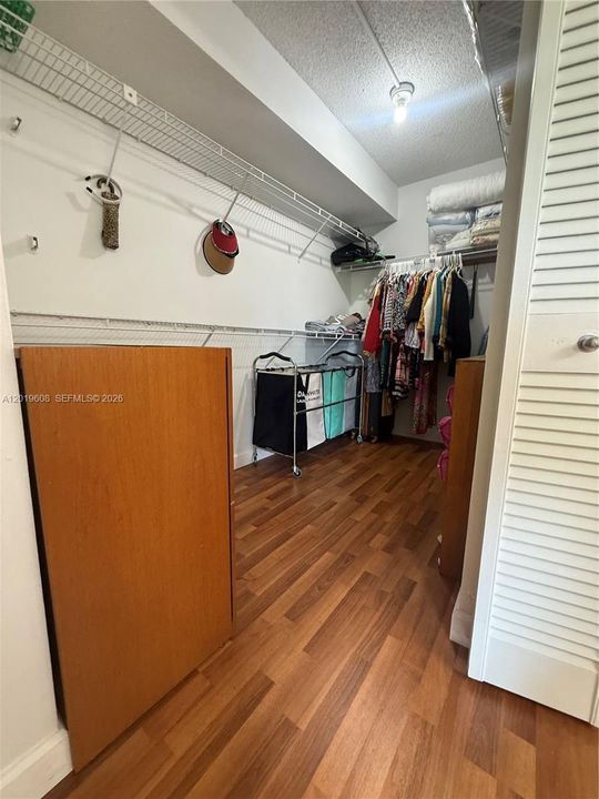 На продажу: $150,000 (2 спален, 2 ванн, 1160 Квадратных фут)