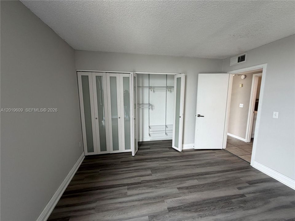 Active With Contract: $2,400 (2 beds, 2 baths, 904 Square Feet)