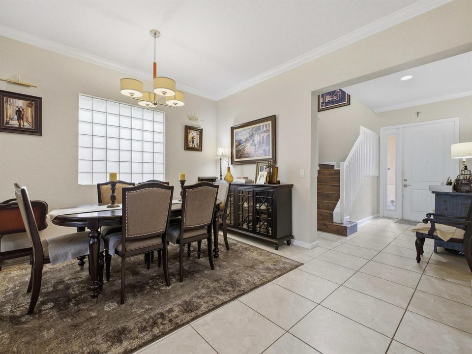 Dining Foyer
