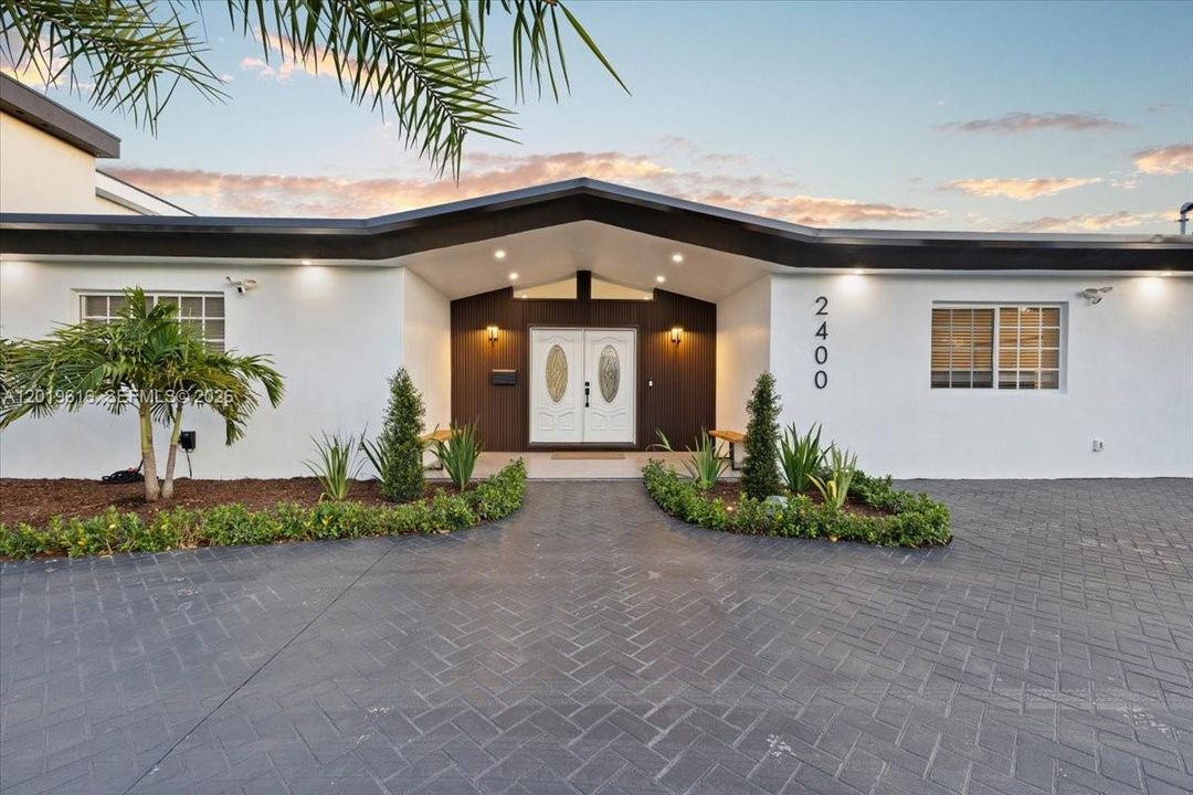 For Rent: $7,800 (4 beds, 3 baths, 2186 Square Feet)