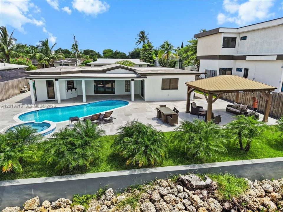 For Rent: $7,800 (4 beds, 3 baths, 2186 Square Feet)
