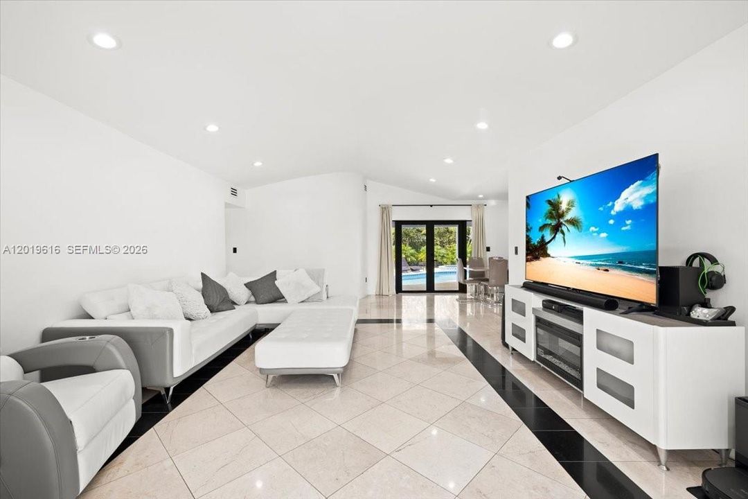 For Rent: $7,800 (4 beds, 3 baths, 2186 Square Feet)