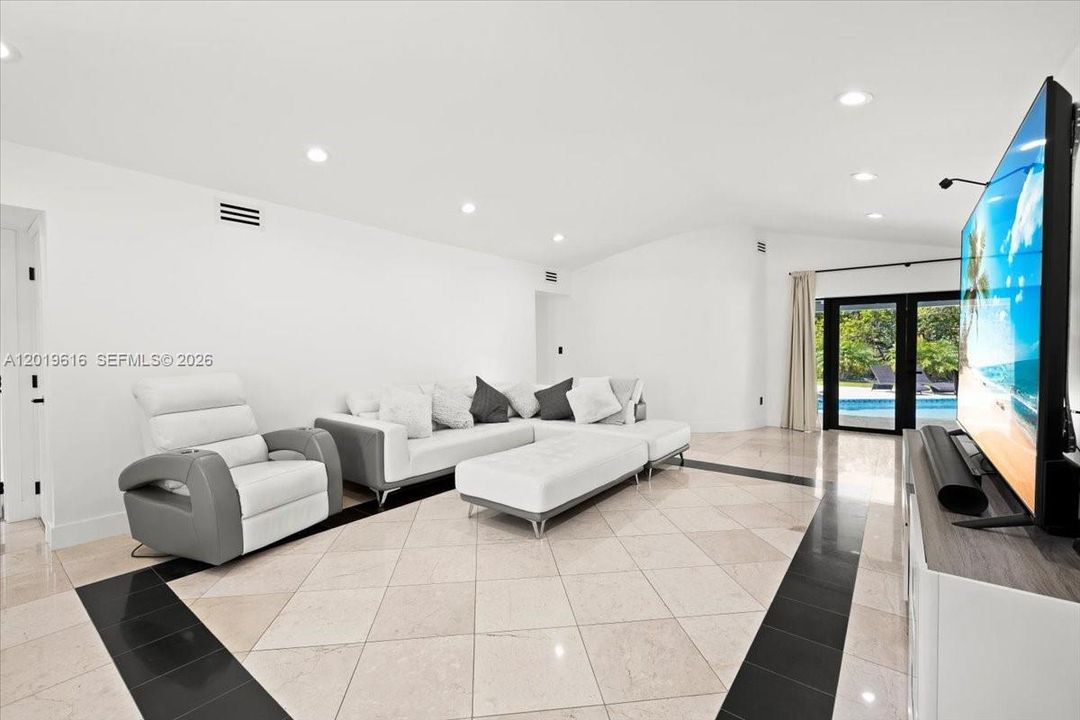 For Rent: $7,800 (4 beds, 3 baths, 2186 Square Feet)