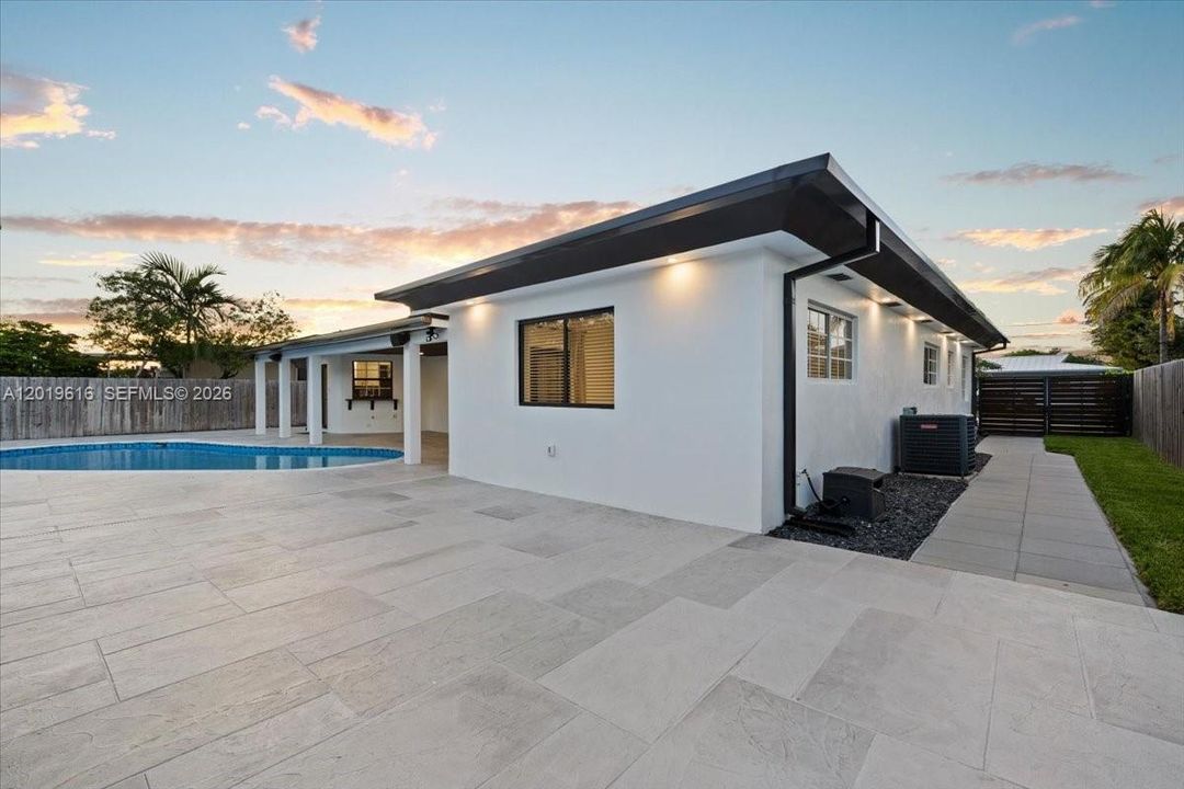 For Rent: $7,800 (4 beds, 3 baths, 2186 Square Feet)