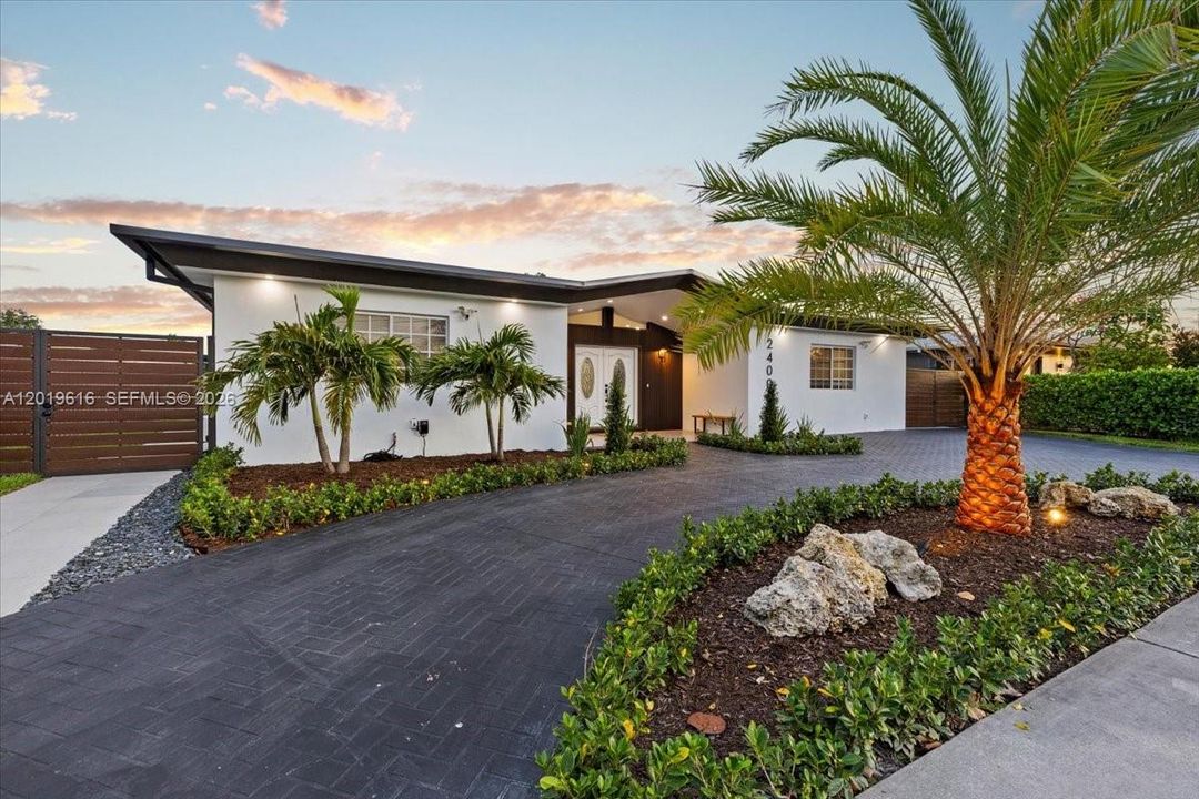 For Rent: $7,800 (4 beds, 3 baths, 2186 Square Feet)