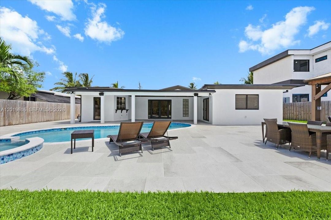 For Rent: $7,800 (4 beds, 3 baths, 2186 Square Feet)