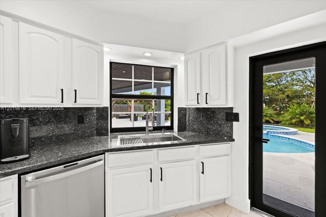 For Rent: $7,800 (4 beds, 3 baths, 2186 Square Feet)