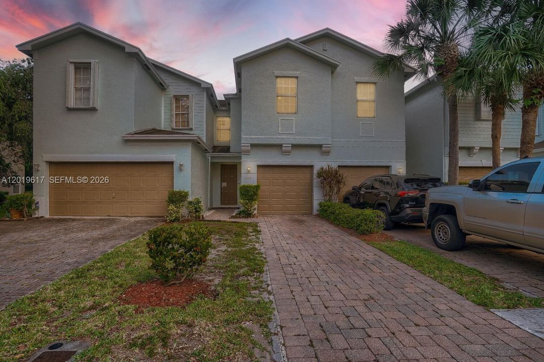 Active With Contract: $314,900 (3 beds, 2 baths, 1632 Square Feet)