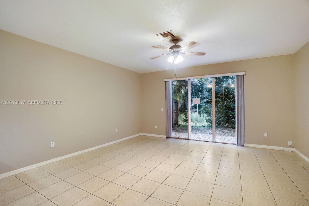 Active With Contract: $314,900 (3 beds, 2 baths, 1632 Square Feet)