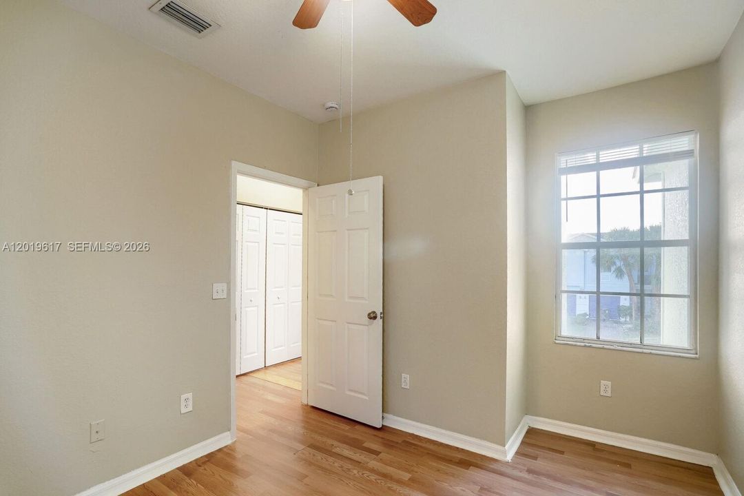 Active With Contract: $314,900 (3 beds, 2 baths, 1632 Square Feet)