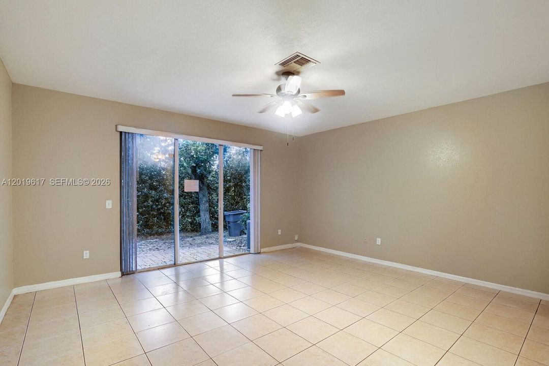 Active With Contract: $314,900 (3 beds, 2 baths, 1632 Square Feet)