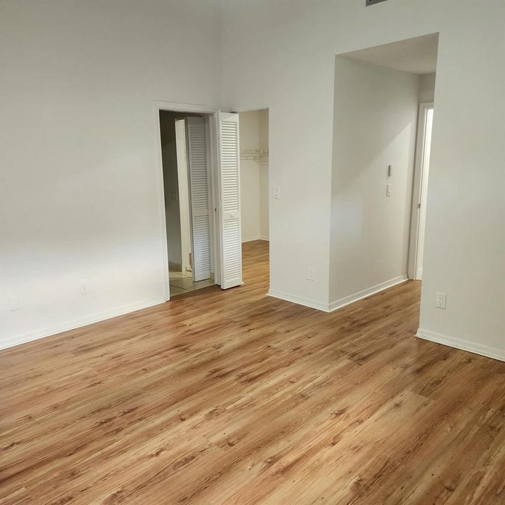 MASTER BED ROOM4 Sabrina 9915