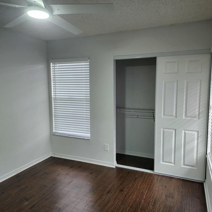 2nd badroom closet 9915