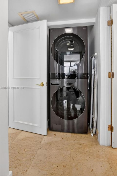 For Rent: $8,500 (2 beds, 2 baths, 1438 Square Feet)
