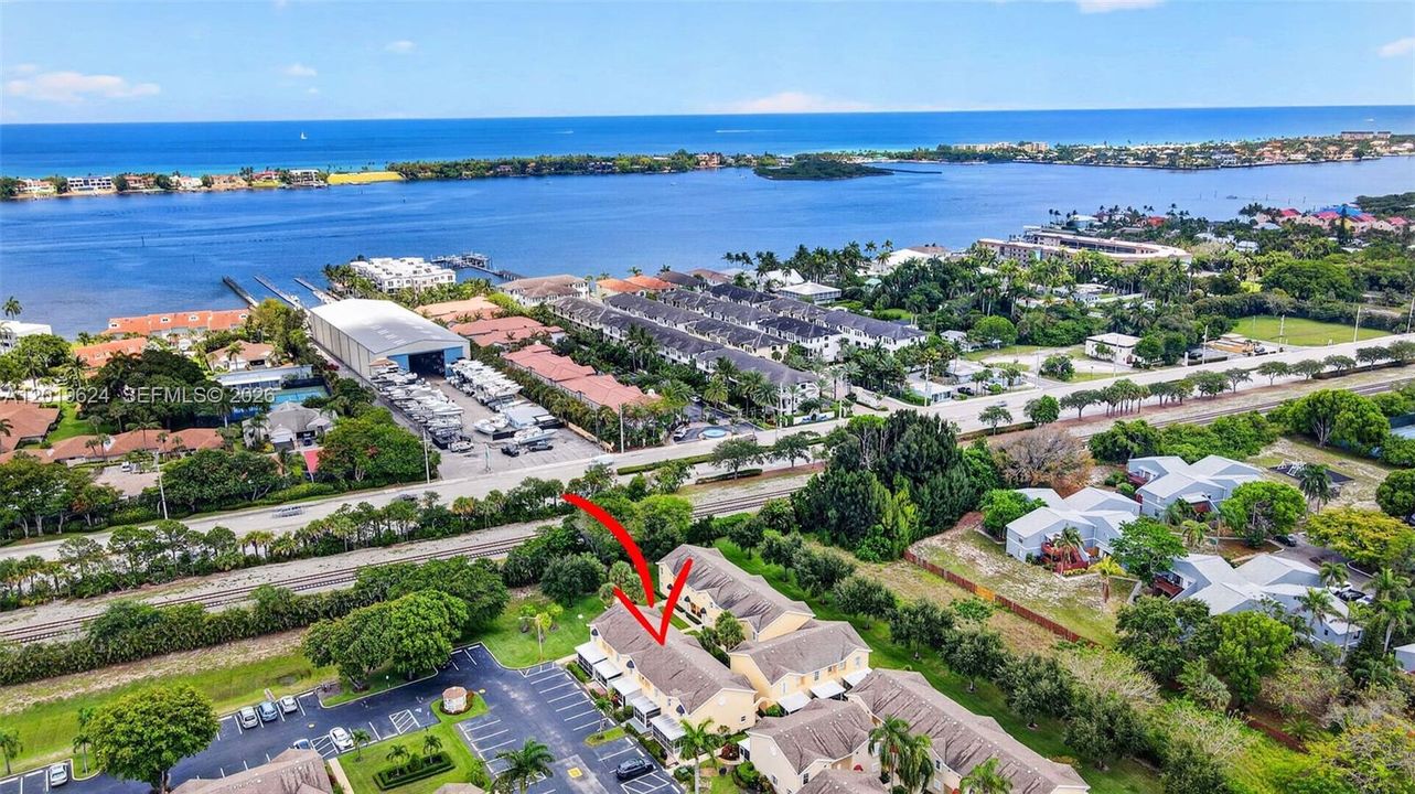 For Sale: $234,900 (2 beds, 2 baths, 1128 Square Feet)