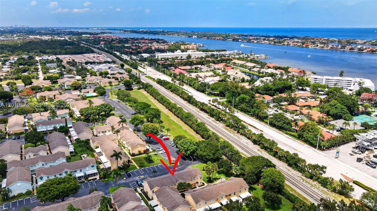 For Sale: $234,900 (2 beds, 2 baths, 1128 Square Feet)