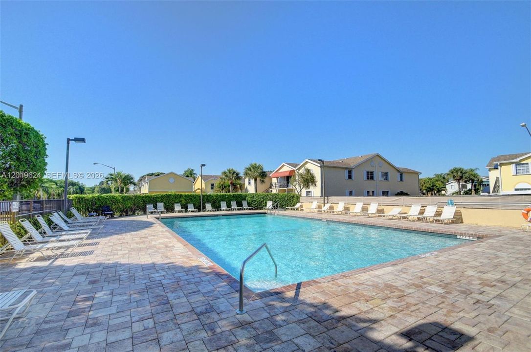 For Sale: $234,900 (2 beds, 2 baths, 1128 Square Feet)