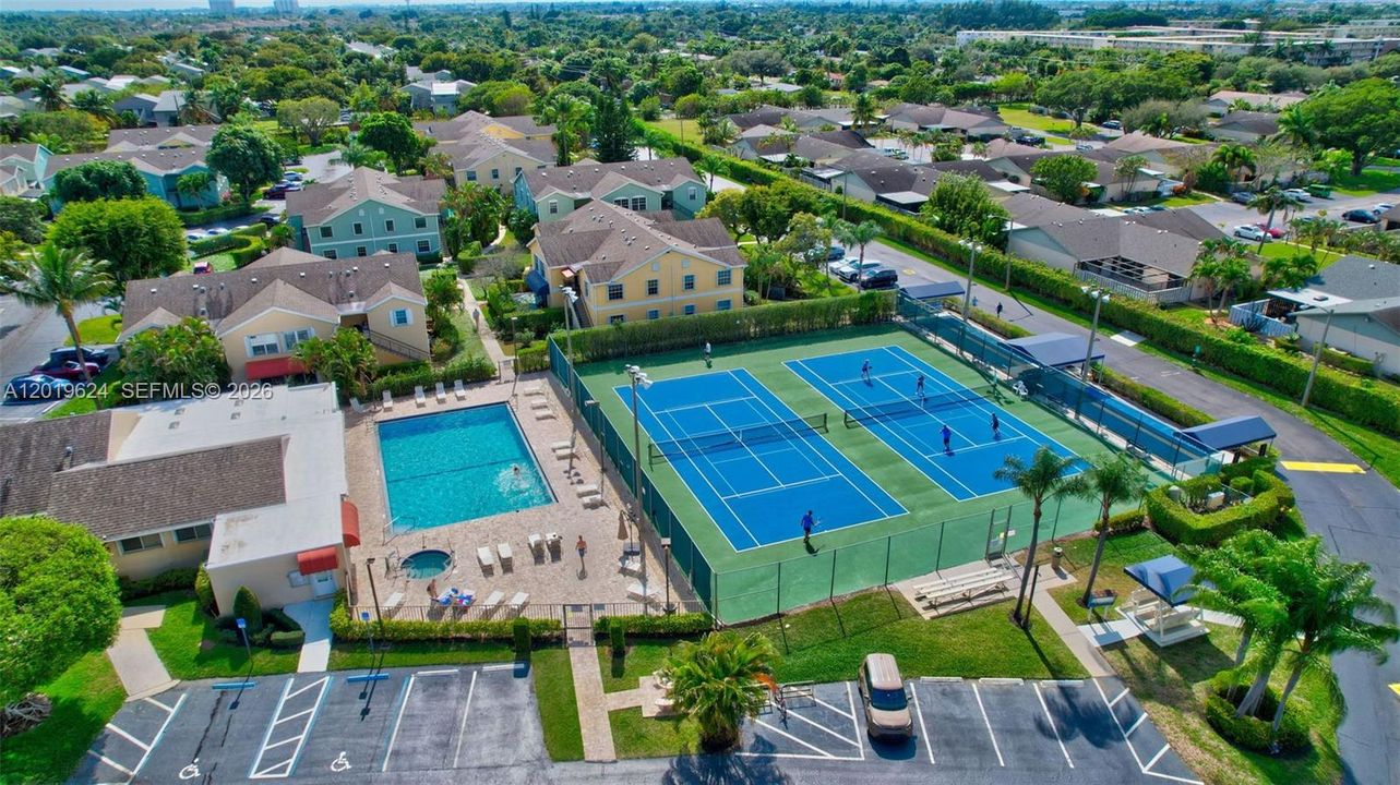 For Sale: $234,900 (2 beds, 2 baths, 1128 Square Feet)