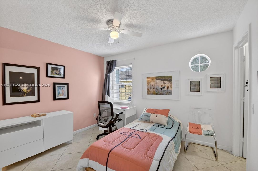 For Sale: $234,900 (2 beds, 2 baths, 1128 Square Feet)