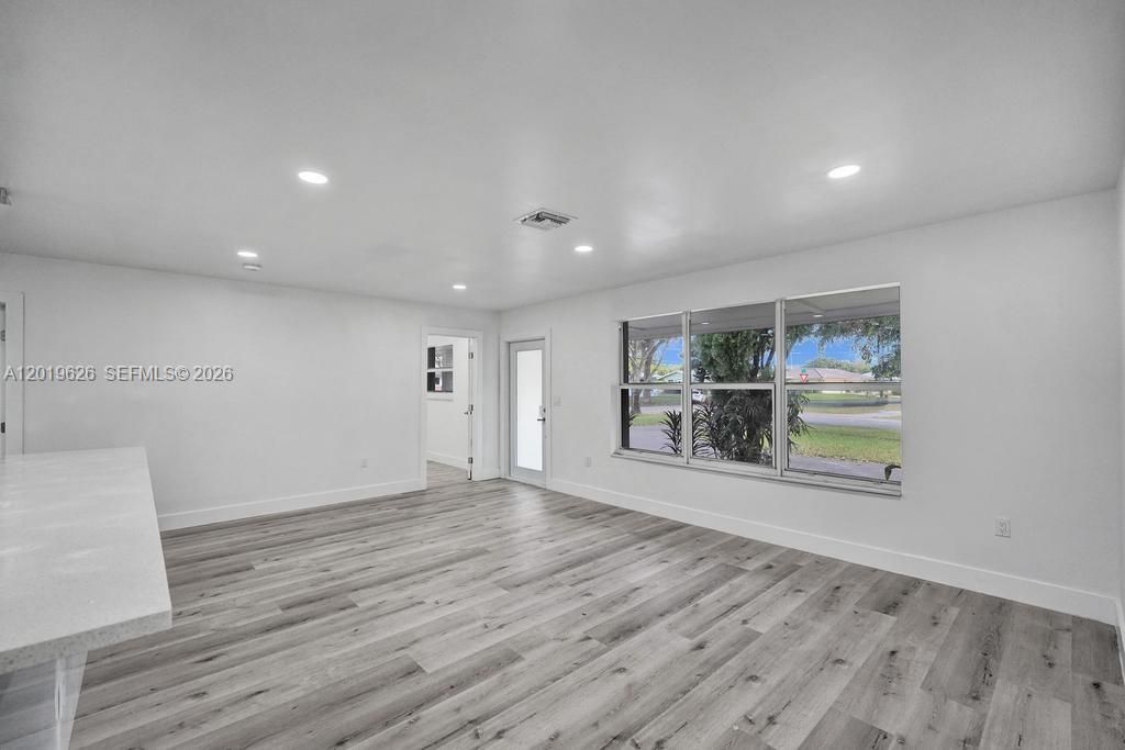 En Venta: $660,000 (3 camas, 2 baños, 1454 Pies cuadrados)