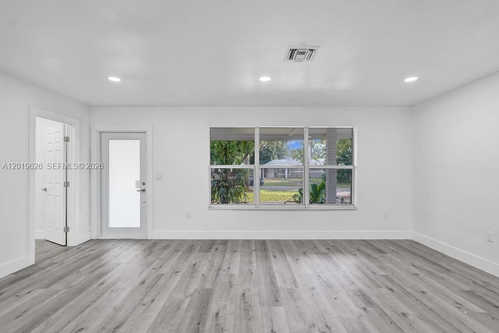 En Venta: $660,000 (3 camas, 2 baños, 1454 Pies cuadrados)