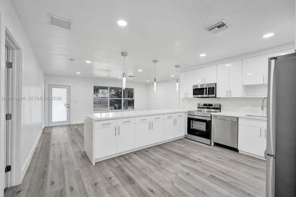 En Venta: $660,000 (3 camas, 2 baños, 1454 Pies cuadrados)