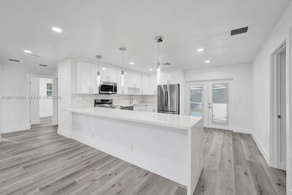 En Venta: $660,000 (3 camas, 2 baños, 1454 Pies cuadrados)