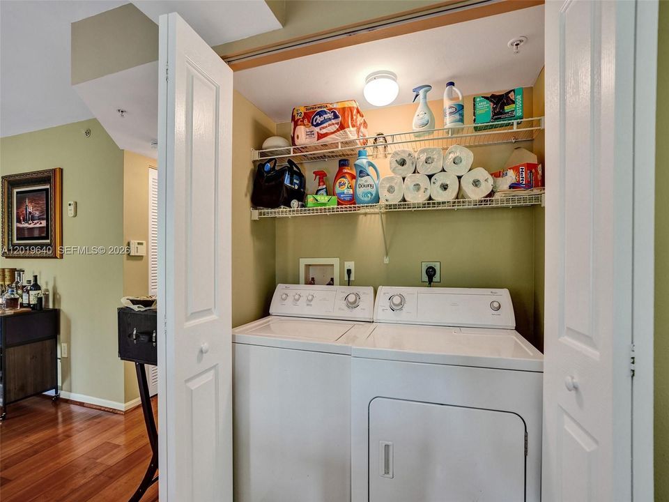 Active With Contract: $250,000 (2 beds, 2 baths, 1147 Square Feet)