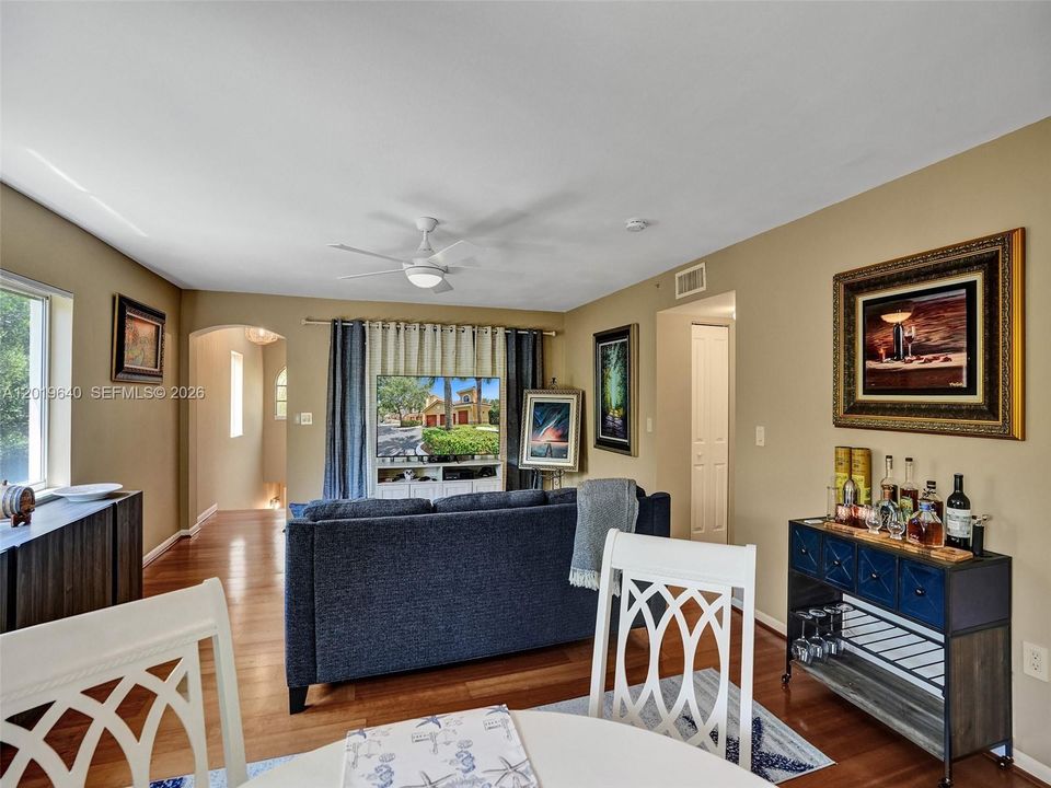 Active With Contract: $250,000 (2 beds, 2 baths, 1147 Square Feet)