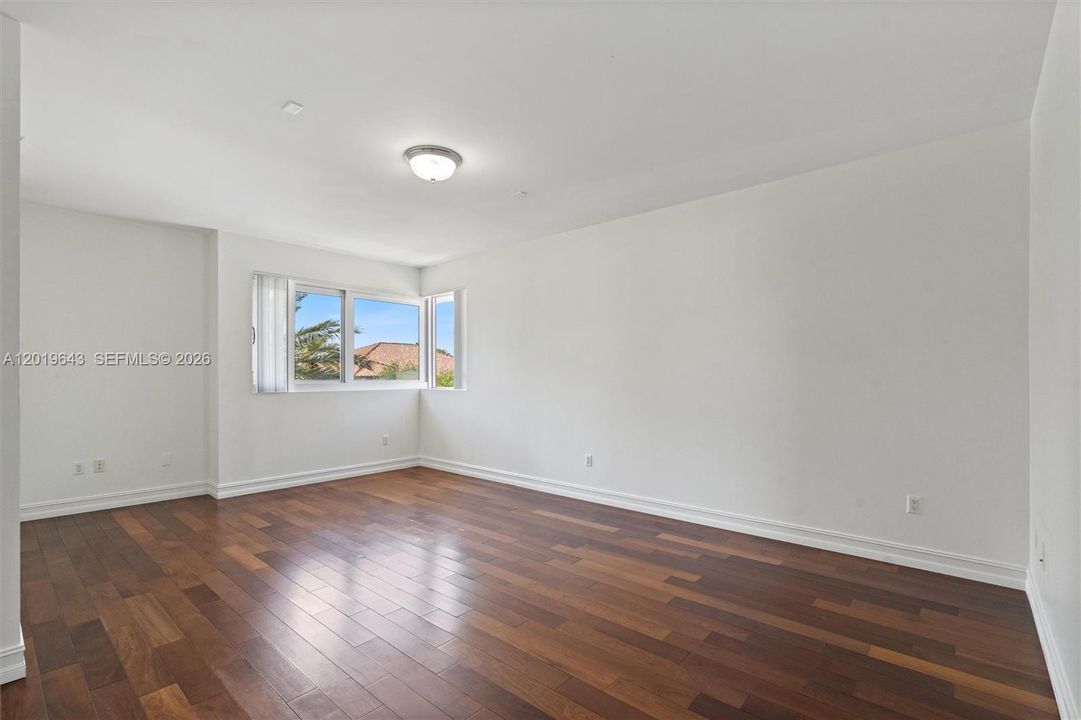 For Rent: $7,500 (3 beds, 3 baths, 2525 Square Feet)