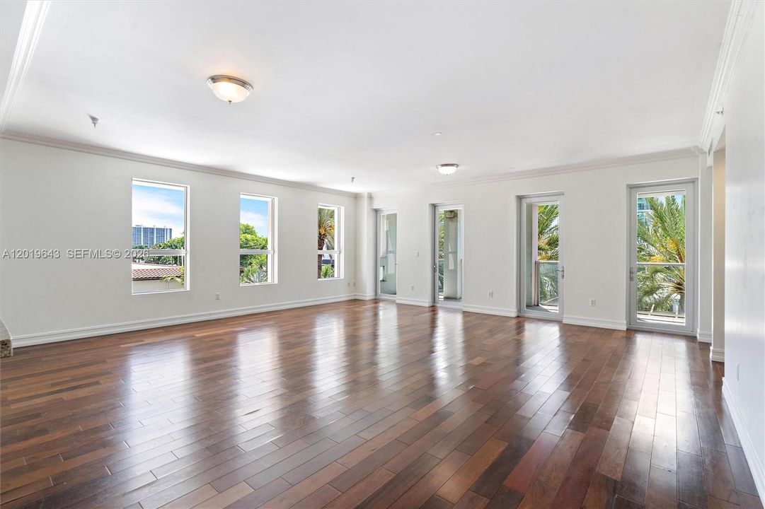 For Rent: $7,500 (3 beds, 3 baths, 2525 Square Feet)