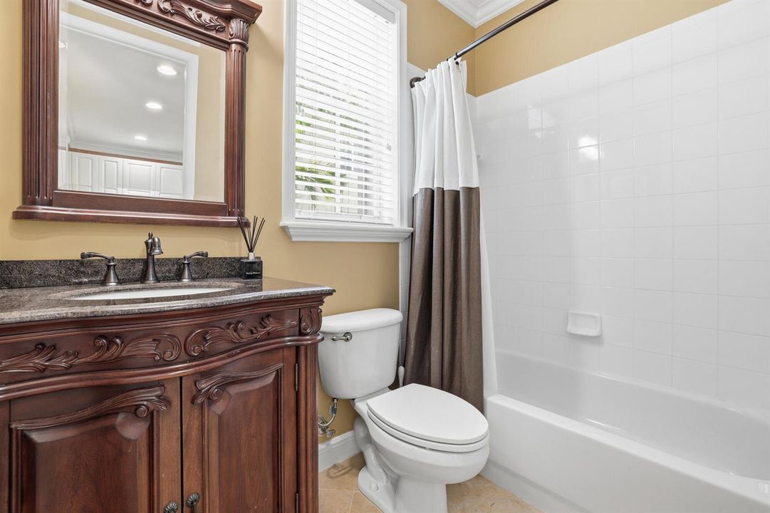Guest Full Bath
