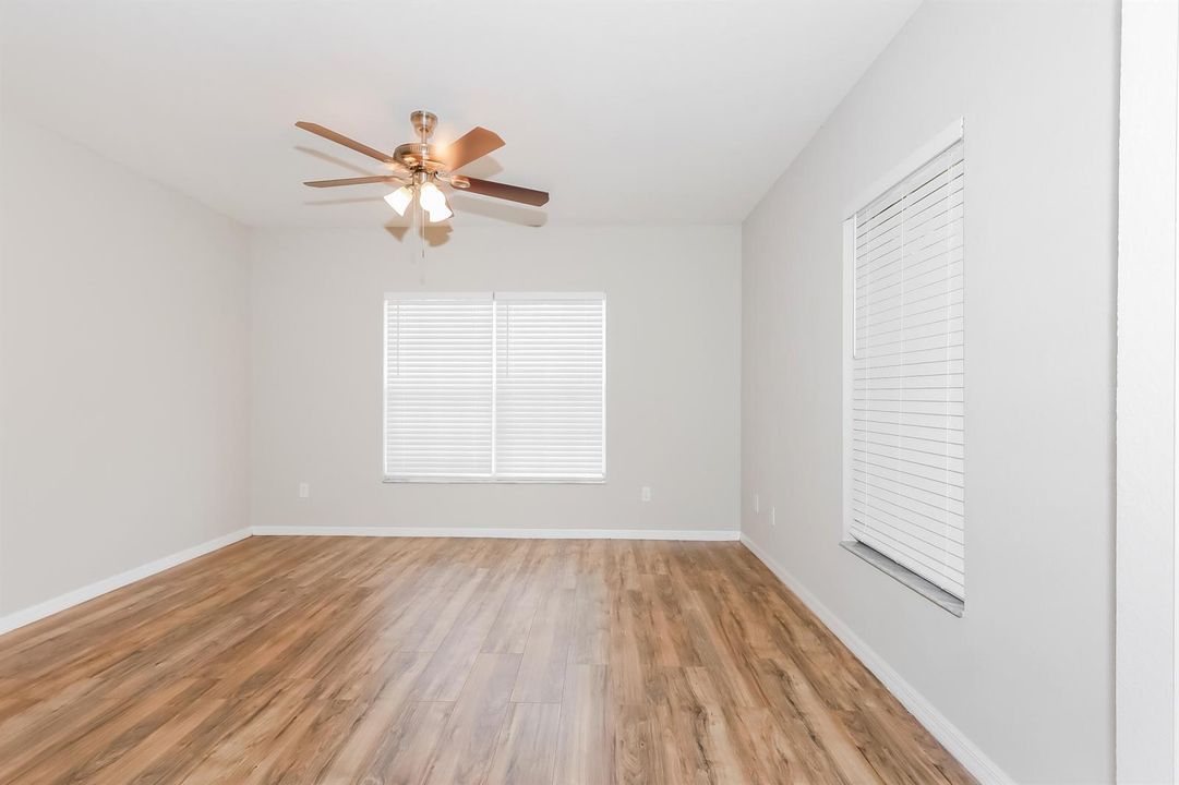 1006519.459 SW Laconic Avenue - Main Bed
