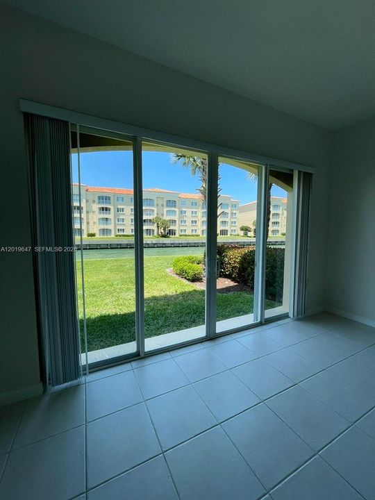 For Sale: $438,900 (2 beds, 2 baths, 1989 Square Feet)