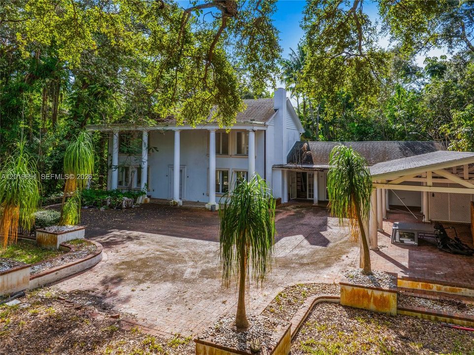 For Sale: $10,900,000 (7 beds, 7 baths, 3798 Square Feet)