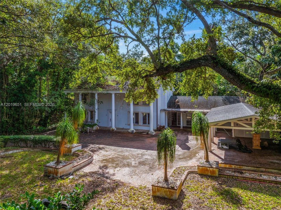For Sale: $10,900,000 (7 beds, 7 baths, 3798 Square Feet)