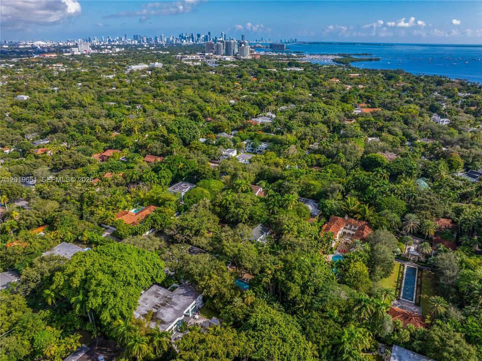 For Sale: $10,900,000 (7 beds, 7 baths, 3798 Square Feet)
