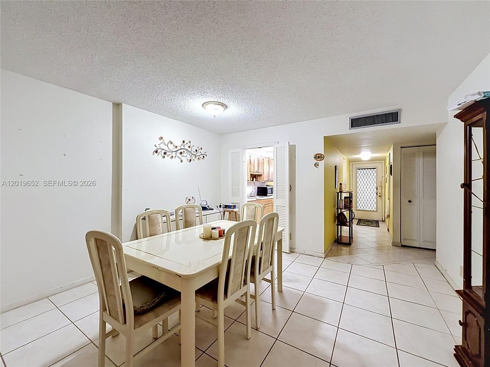 En Venta: $110,000 (2 camas, 2 baños, 960 Pies cuadrados)