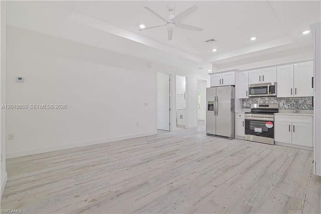 For Sale: $369,900 (7 beds, 5 baths, 1828 Square Feet)