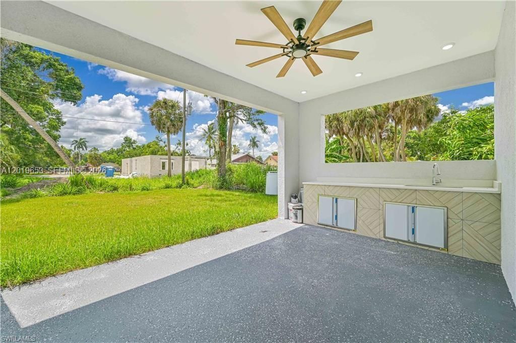 For Sale: $369,900 (7 beds, 5 baths, 1828 Square Feet)
