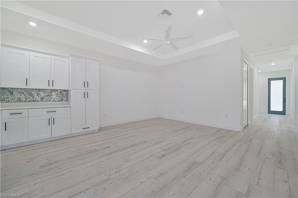 For Sale: $369,900 (7 beds, 5 baths, 1828 Square Feet)