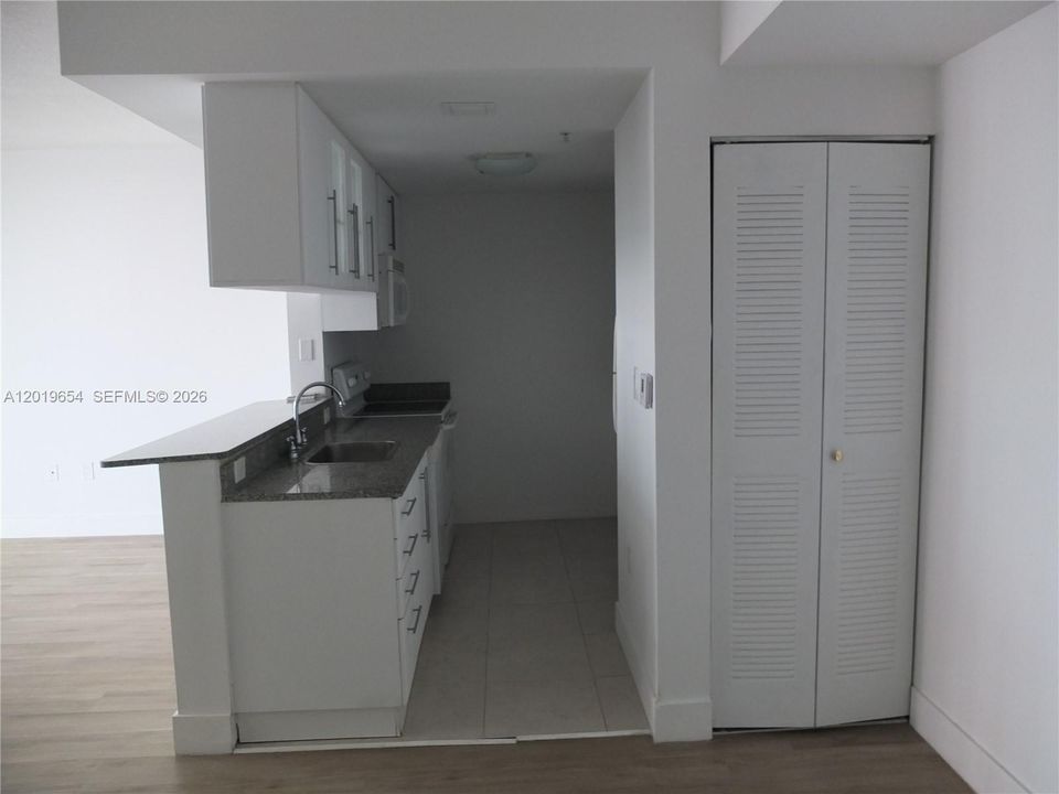 En Venta: $325,000 (1 camas, 1 baños, 734 Pies cuadrados)
